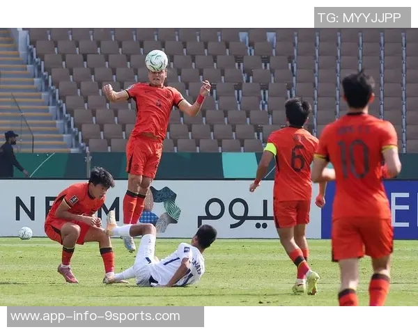 U23国足昨晚恢复训练与散步调整状态今日进行场地适应训练以备战赛事