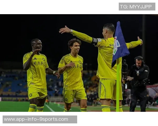 C罗生涯进球数逼近千球大关皇马曼联贡献显著